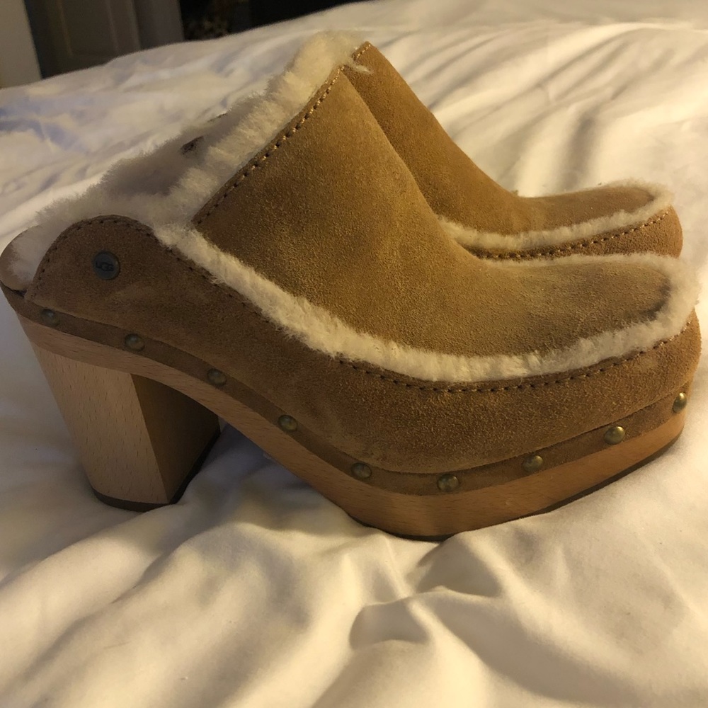Women's Tan Suede Clogs with Shearling Lining
